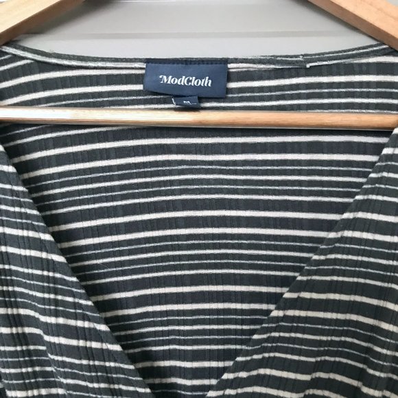 Modcloth Pair with Care Crop Top in gray/green and ivory stripe - Size M - Picture 8 of 9